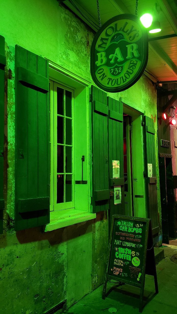 Molly`s Irish Pub